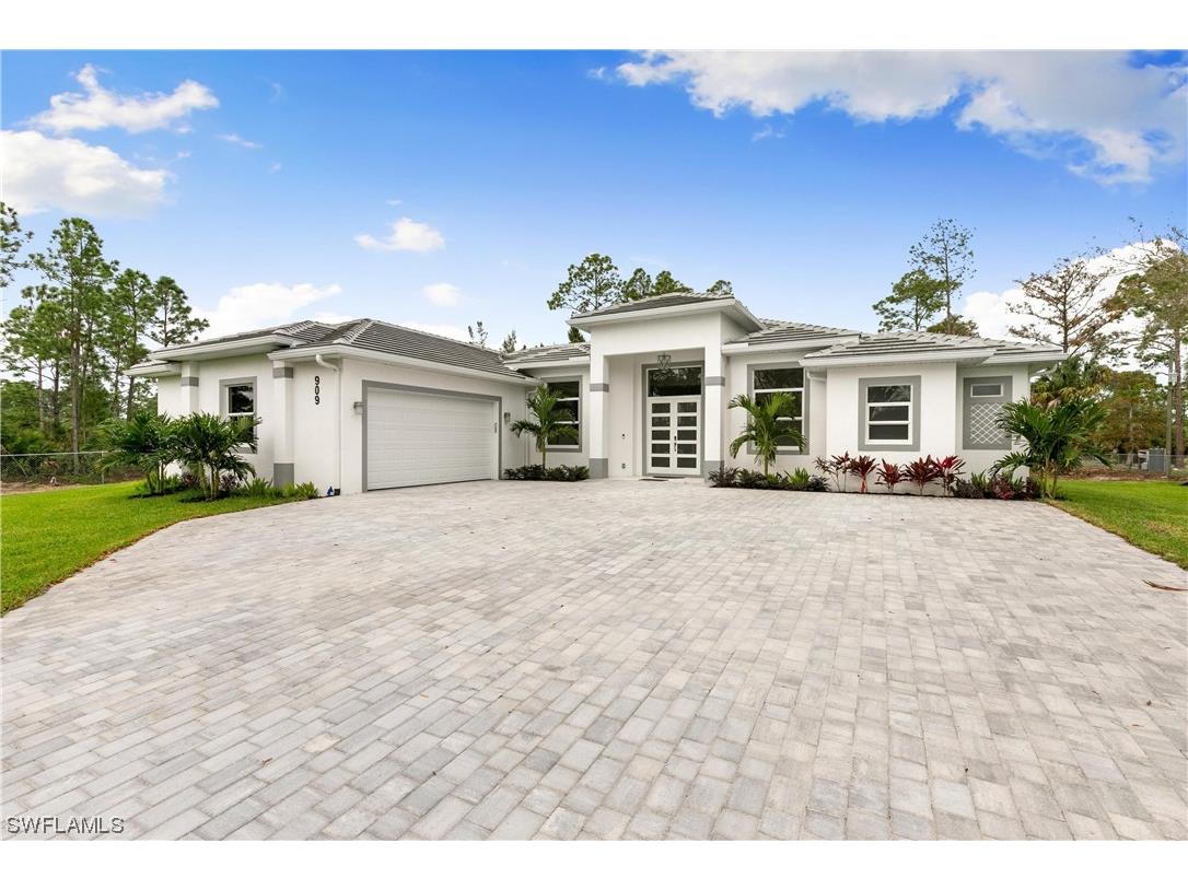 909 8th Street SE Naples FL 34117 223083930 image1