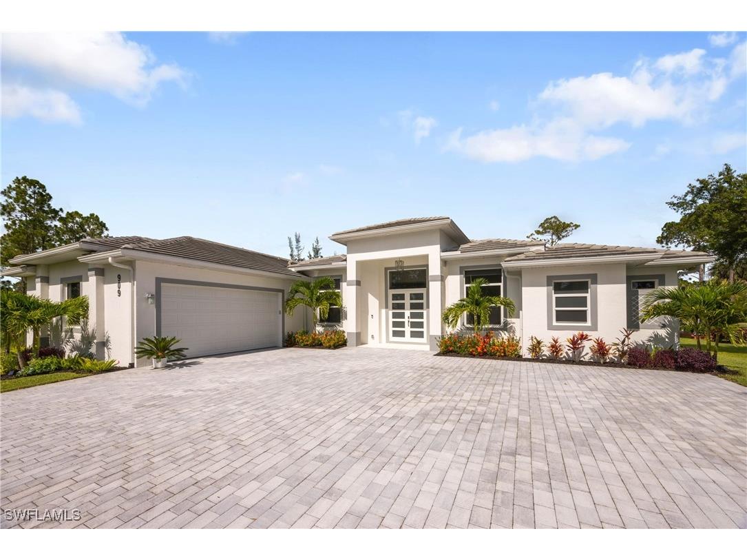 909 8th Street SE Naples FL 34117 226000421 image1