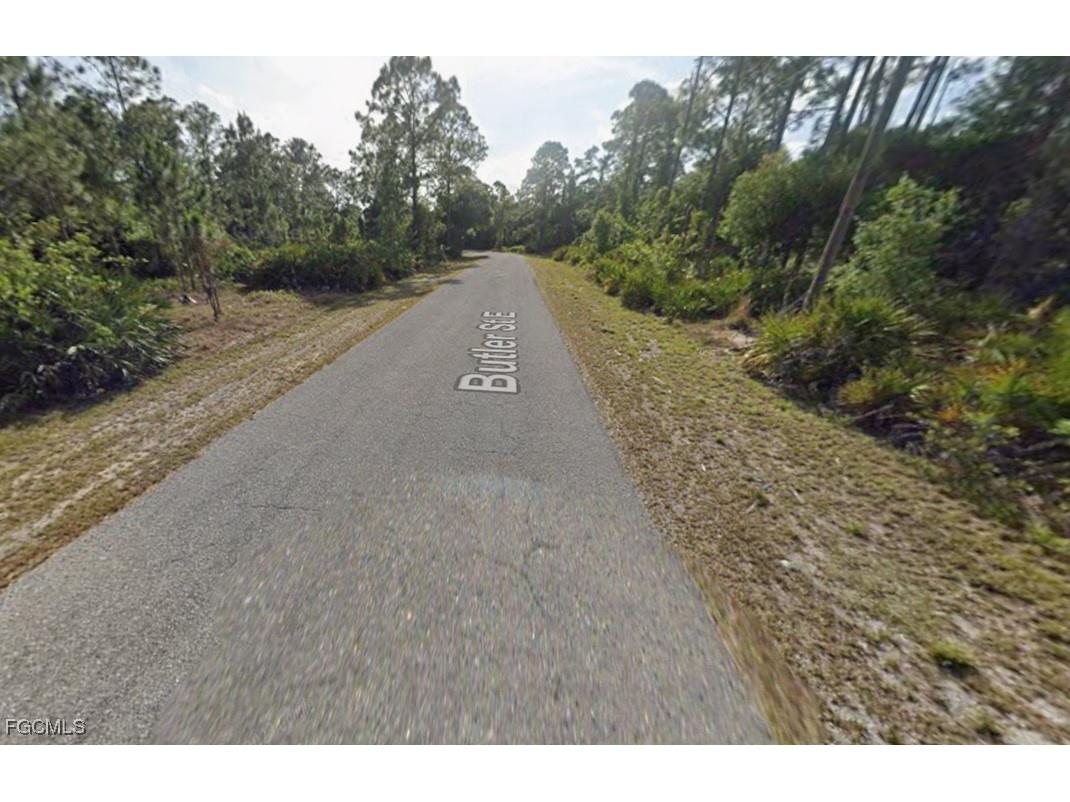 909 Butler Street E Lehigh Acres FL 33974 2025017895 image3