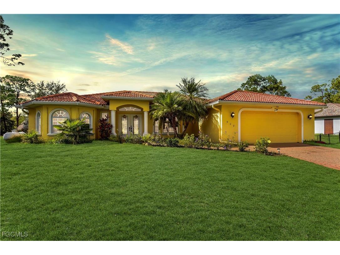 909 Magnolia Avenue Lehigh Acres FL 33972 2025025801 image1
