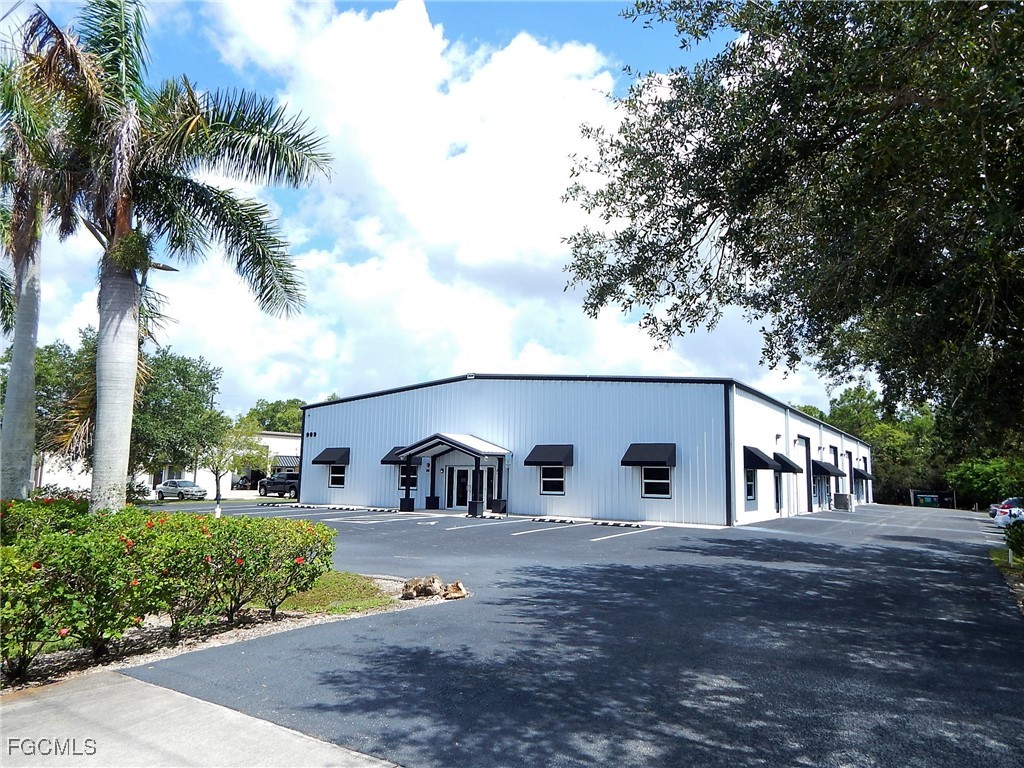 909 NE 27th Lane #2 Cape Coral FL 33909 2026002377 image1