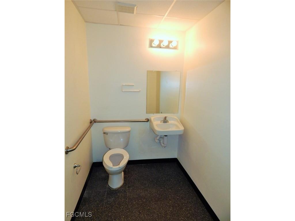 909 NE 27th Lane #3 Cape Coral FL 33909 2026002614 image6