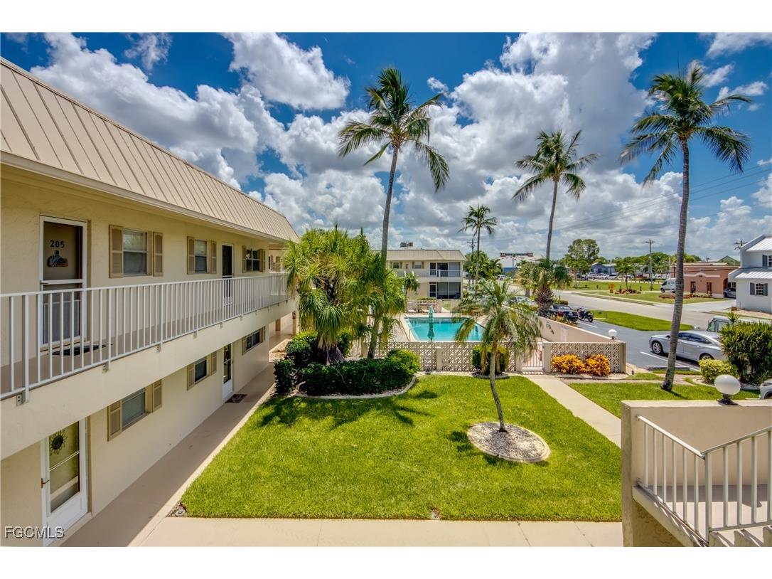 909 SE 46th Lane #202 Cape Coral FL 33904 2025003329 image3