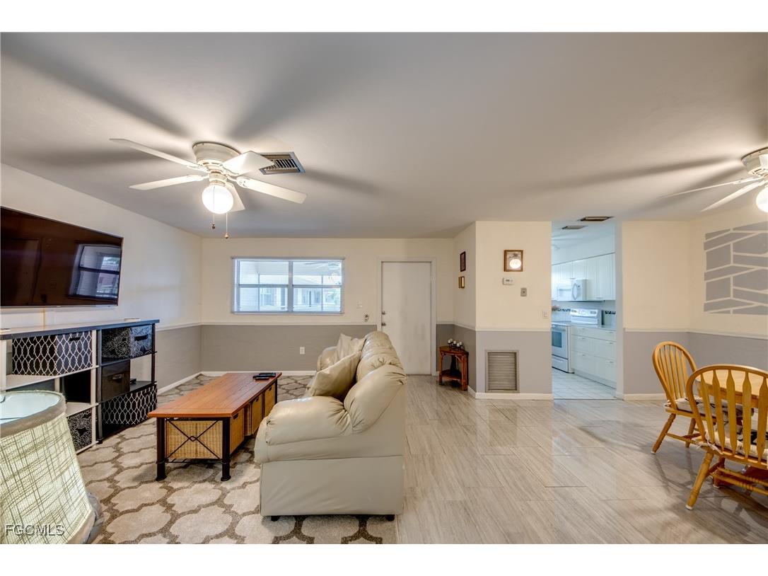 909 SE 46th Lane #202 Cape Coral FL 33904 2025003329 image8