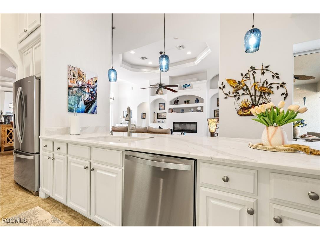 909 SW 22nd Terrace Cape Coral FL 33991 2025024621 image15