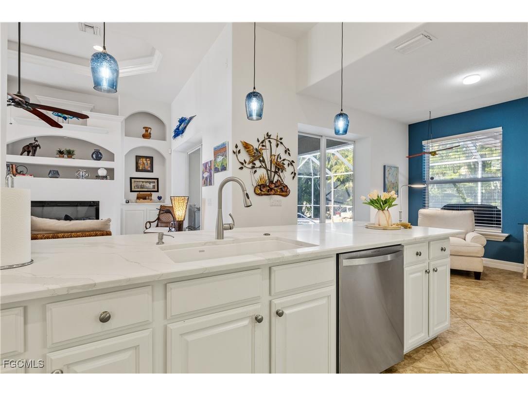 909 SW 22nd Terrace Cape Coral FL 33991 2025024621 image18