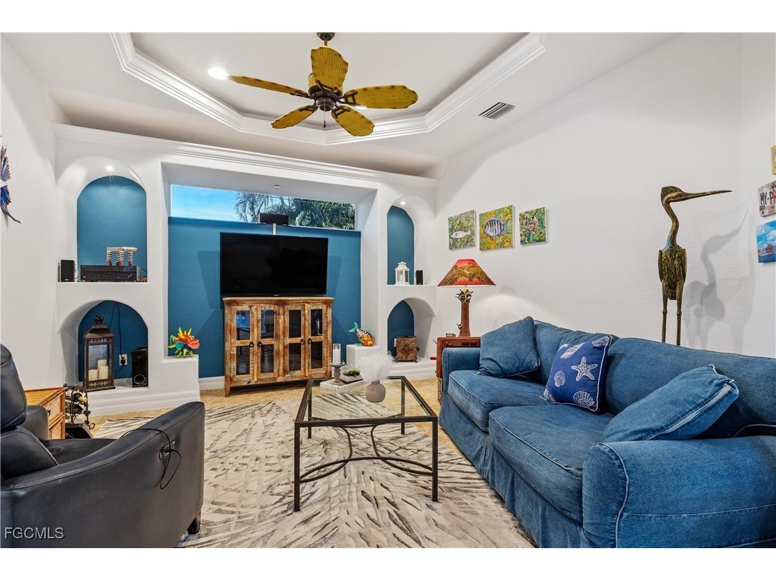 909 SW 22nd Terrace Cape Coral FL 33991 2025024621 image20