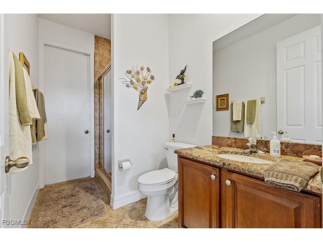 909 SW 22nd Terrace Cape Coral FL 33991 2025024621 image23