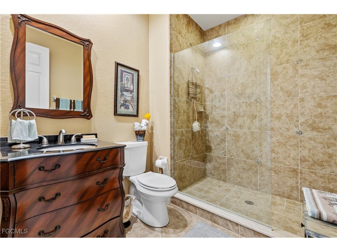 909 SW 22nd Terrace Cape Coral FL 33991 2025024621 image26