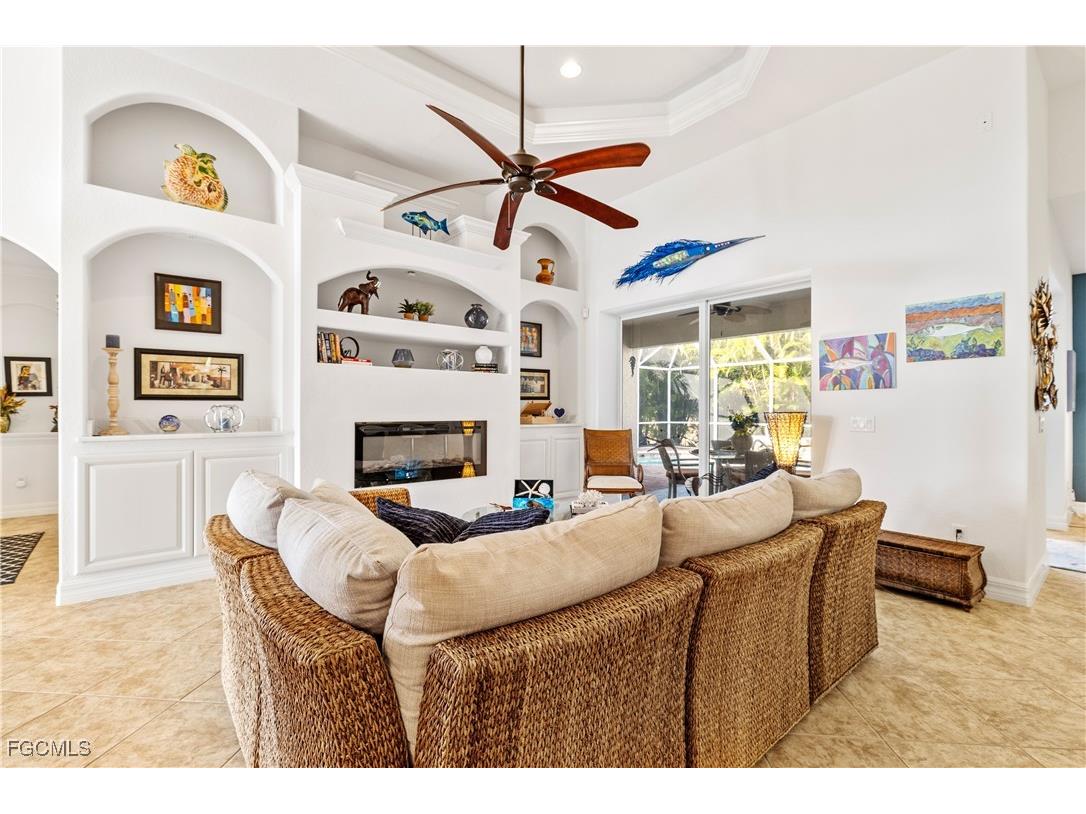 909 SW 22nd Terrace Cape Coral FL 33991 2025024621 image7