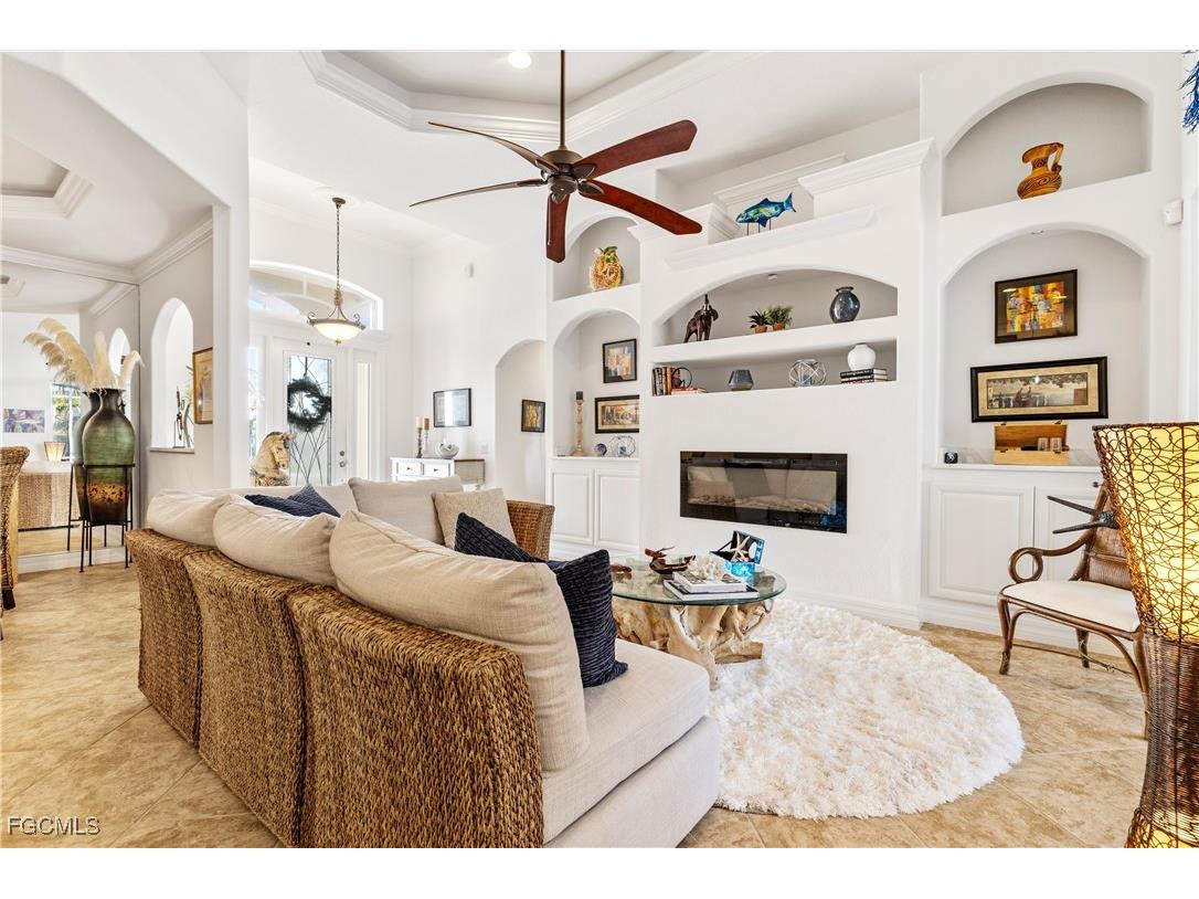 909 SW 22nd Terrace Cape Coral FL 33991 2025024621 image8