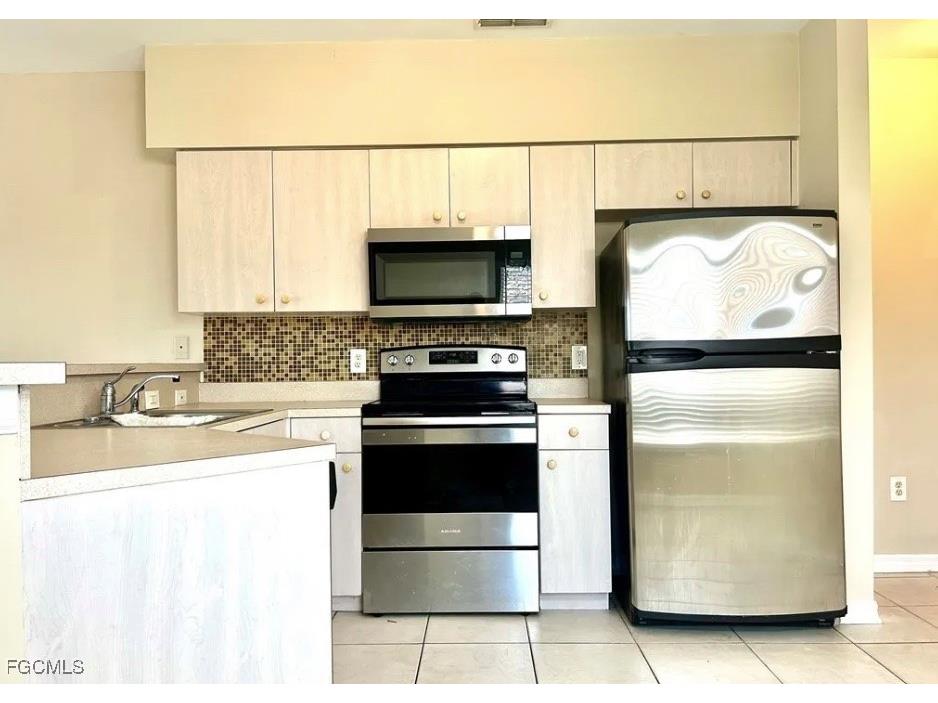 909 SW 47th Terrace #201 Cape Coral FL 33914 2025023977 image3