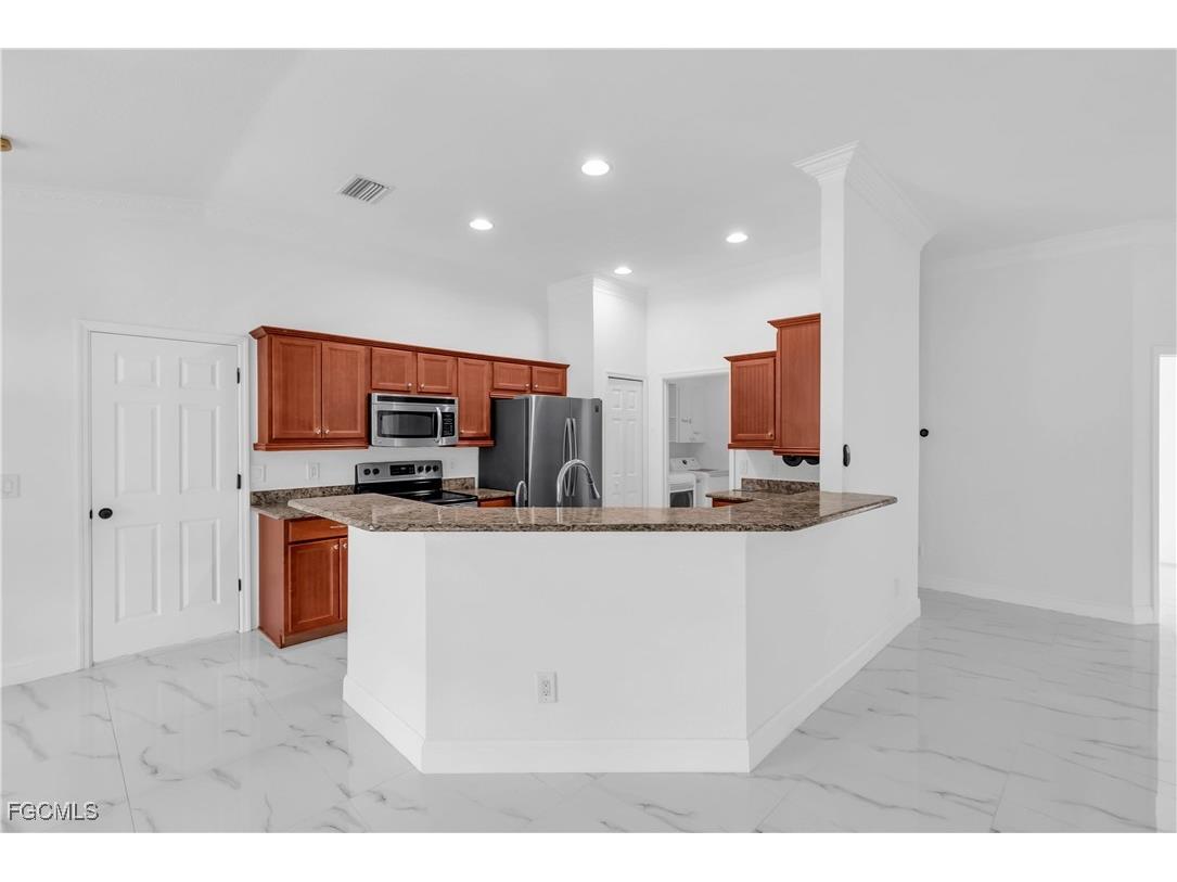 909 Williams Avenue Lehigh Acres FL 33972 2025019515 image8