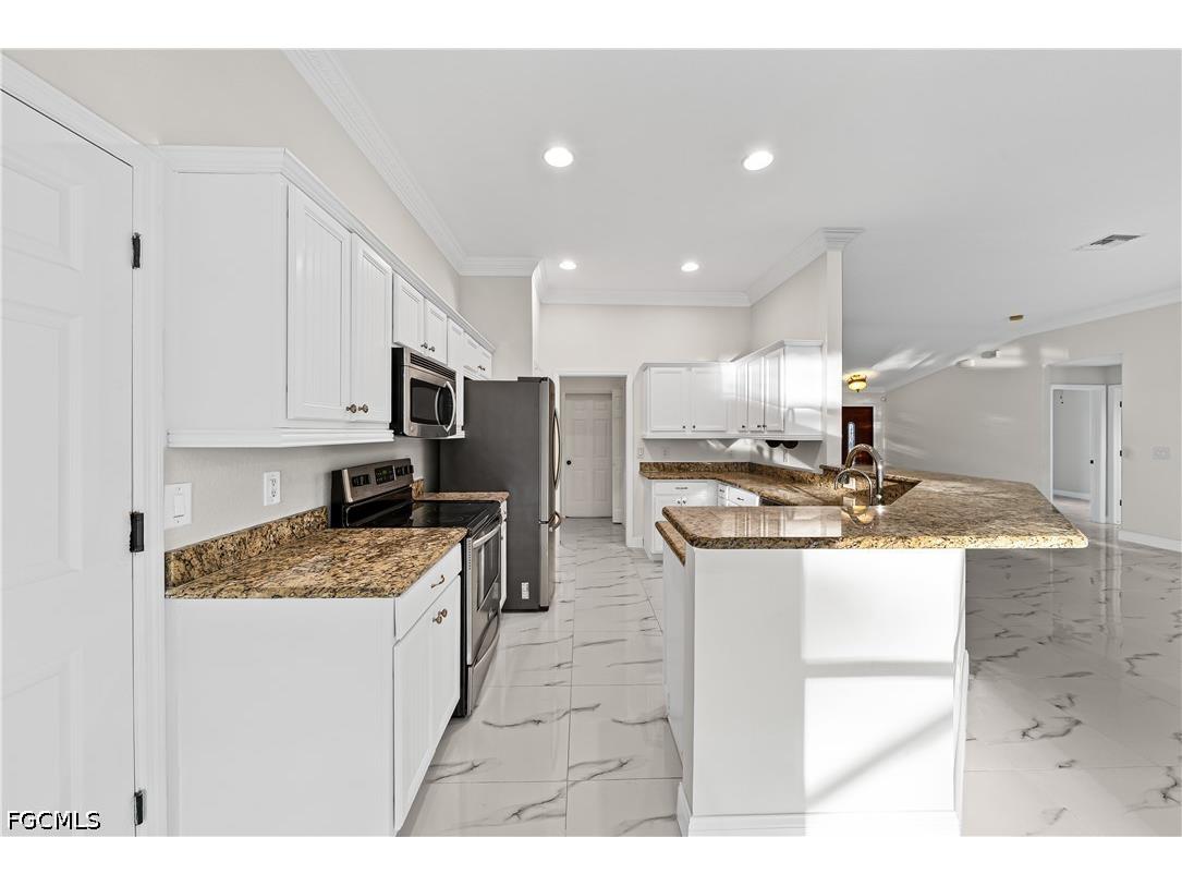 909 Williams Avenue Lehigh Acres FL 33972 2026028470 image6
