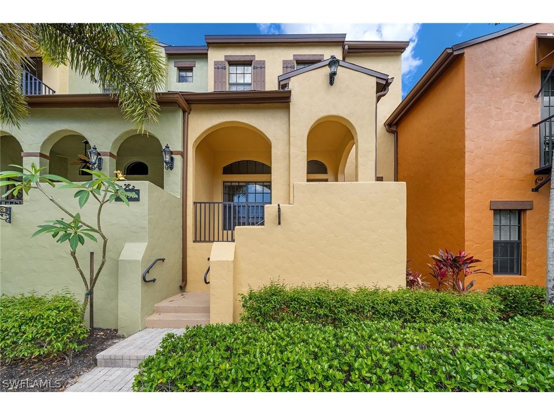 9095 Covina Drive S #68-2 Naples FL 34113 224027239 image1