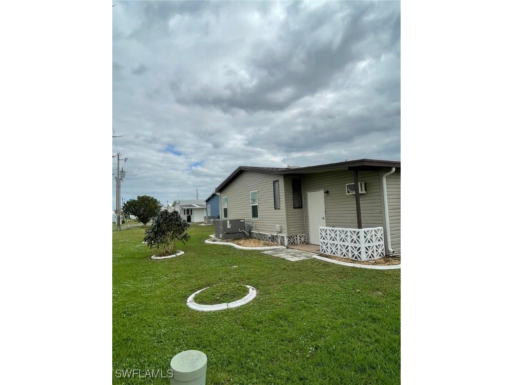 9097 Flamingo Circle North Fort Myers FL 33903 224093844 image24