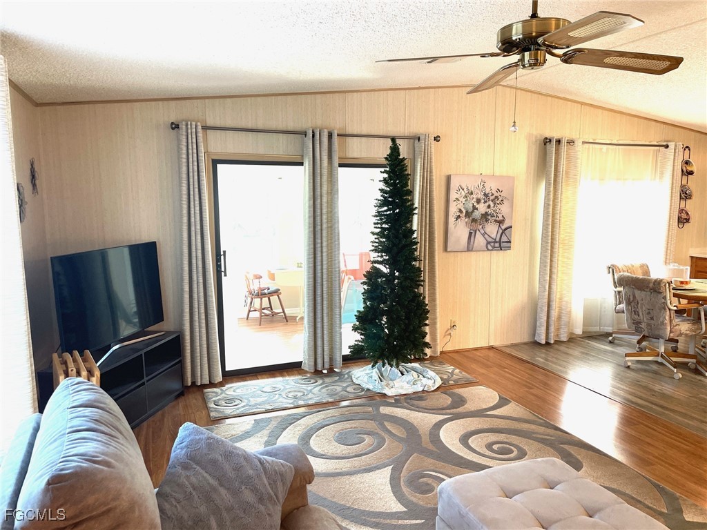 9097 Flamingo Circle North Fort Myers FL 33903 224093844 image6