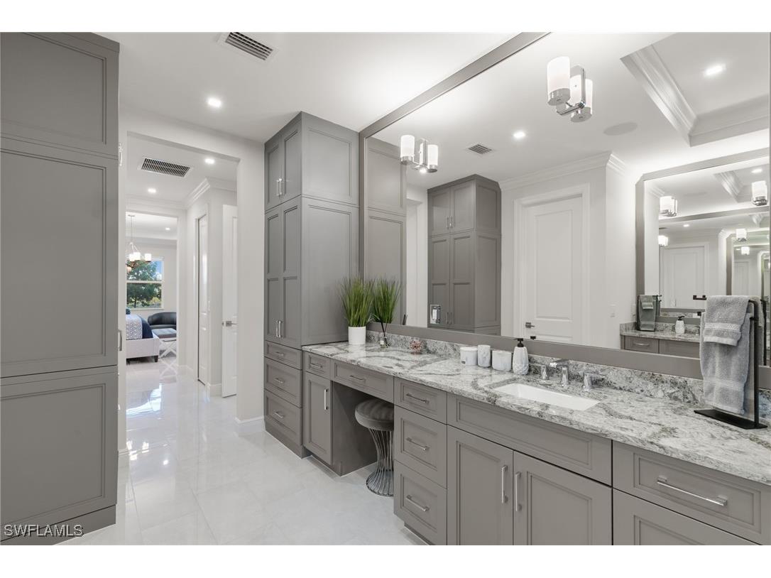 9098 Montserrat Drive Naples FL 34114 226003575 image19