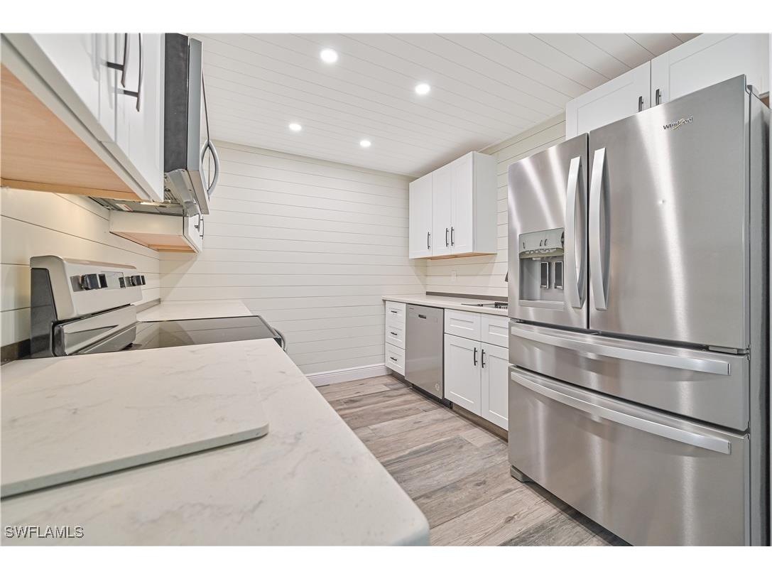 91 Pioneer Court Fort Myers FL 33919 225026888 image1