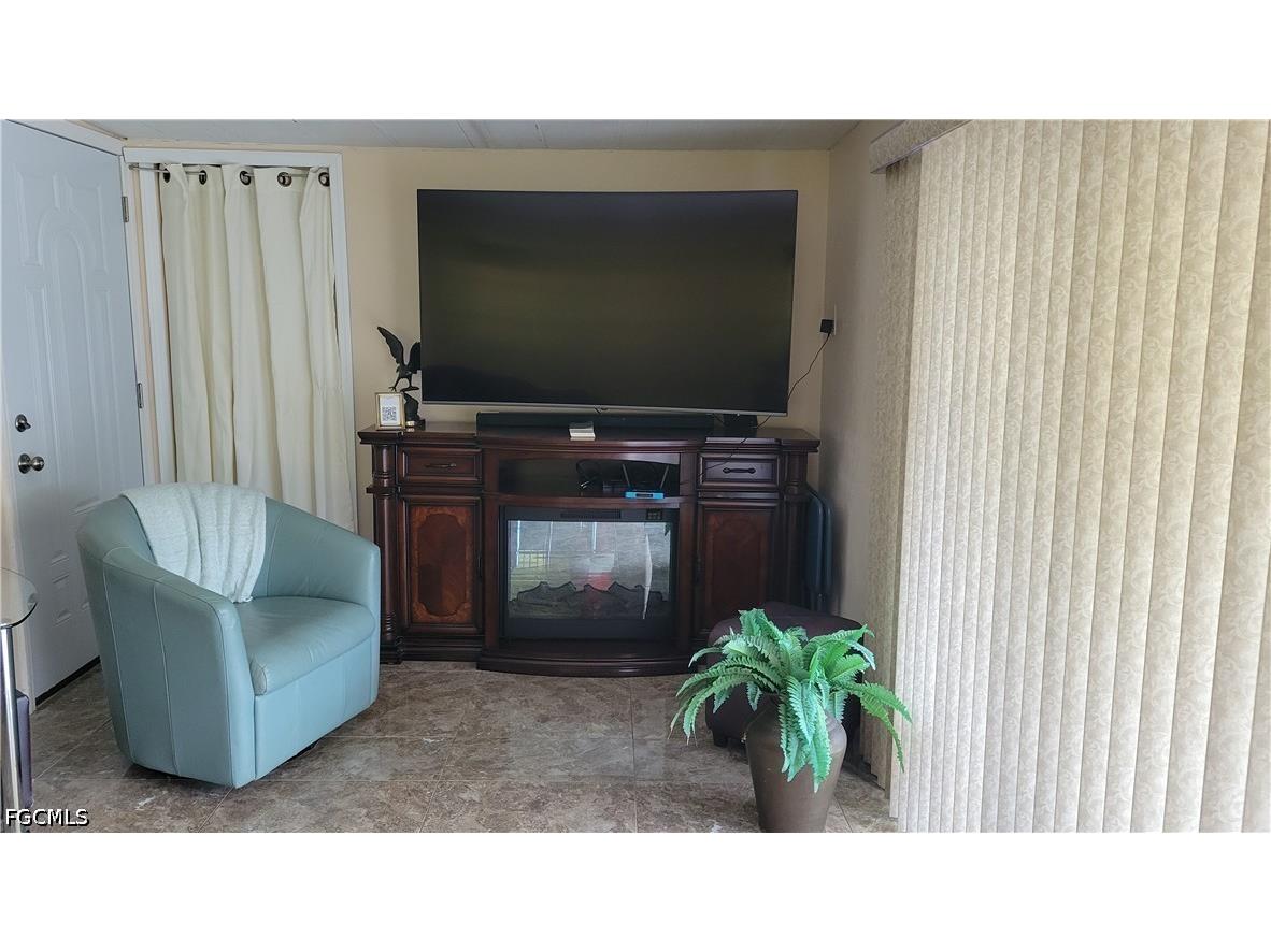 91 Sun Circle Fort Myers FL 33905 2026015556 image12