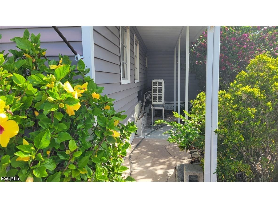 91 Sun Circle Fort Myers FL 33905 2026015556 image2
