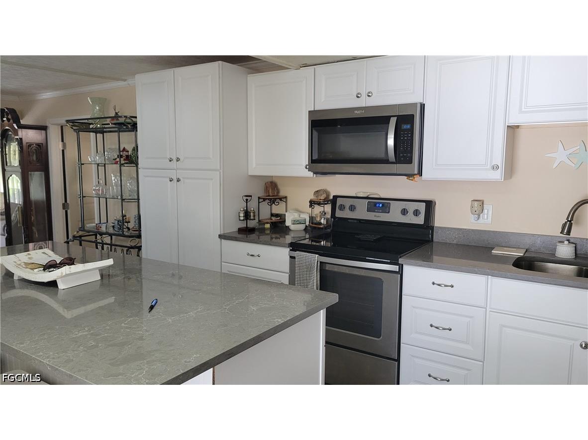 91 Sun Circle Fort Myers FL 33905 2026015556 image6