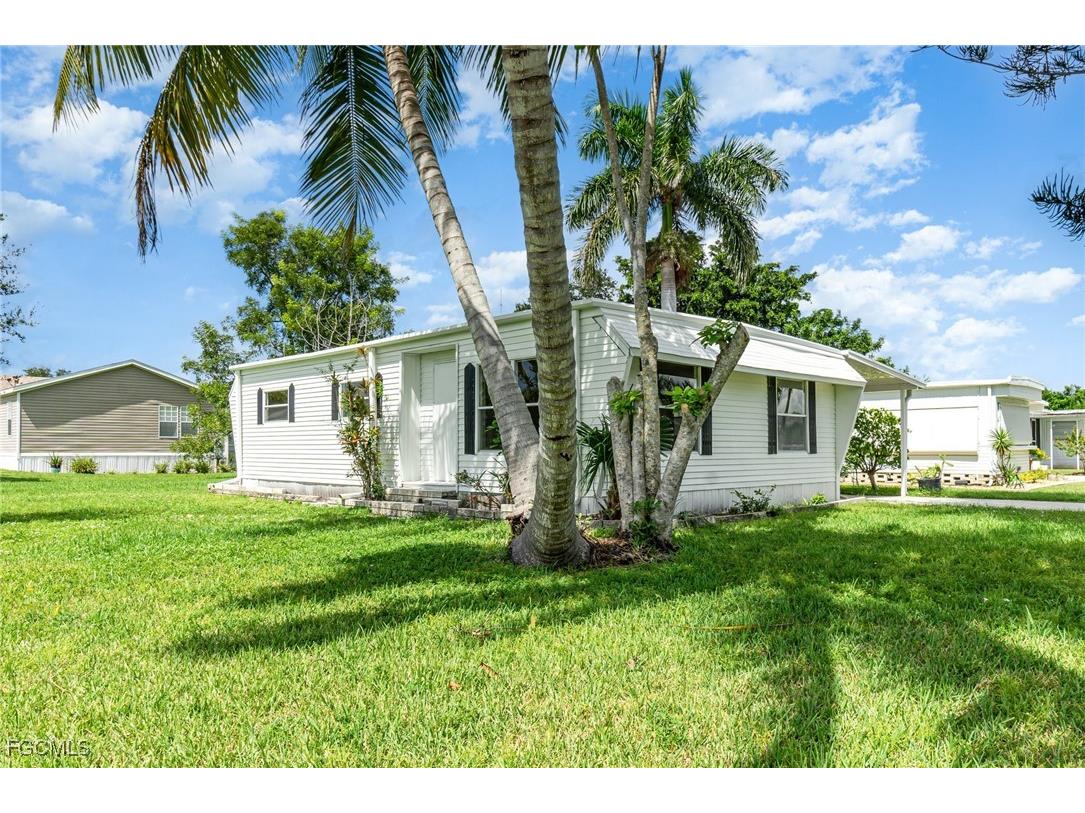 91 Twin Palms Drive Naples FL 34114 2025022686 image1