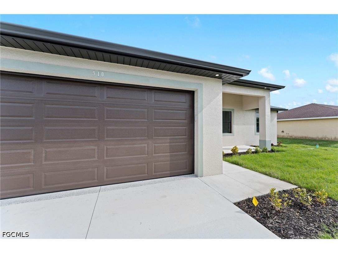 910 Atherton Avenue Lehigh Acres FL 33971 2026023974 image5
