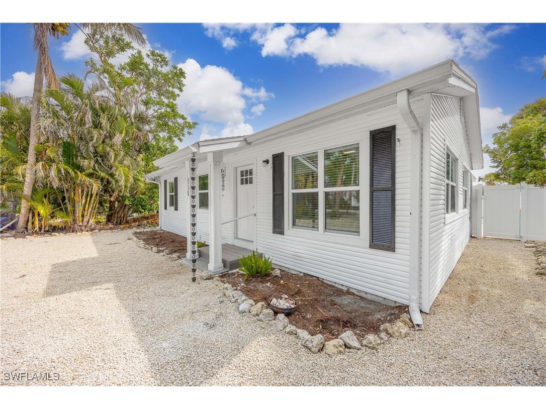 910 Fitzhugh Street Sanibel FL 33957 225031109 image5