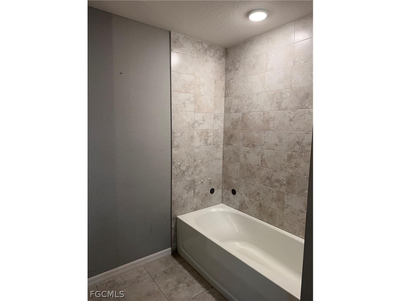 910 NW 8th Terrace Cape Coral FL 33993 2026008461 image12