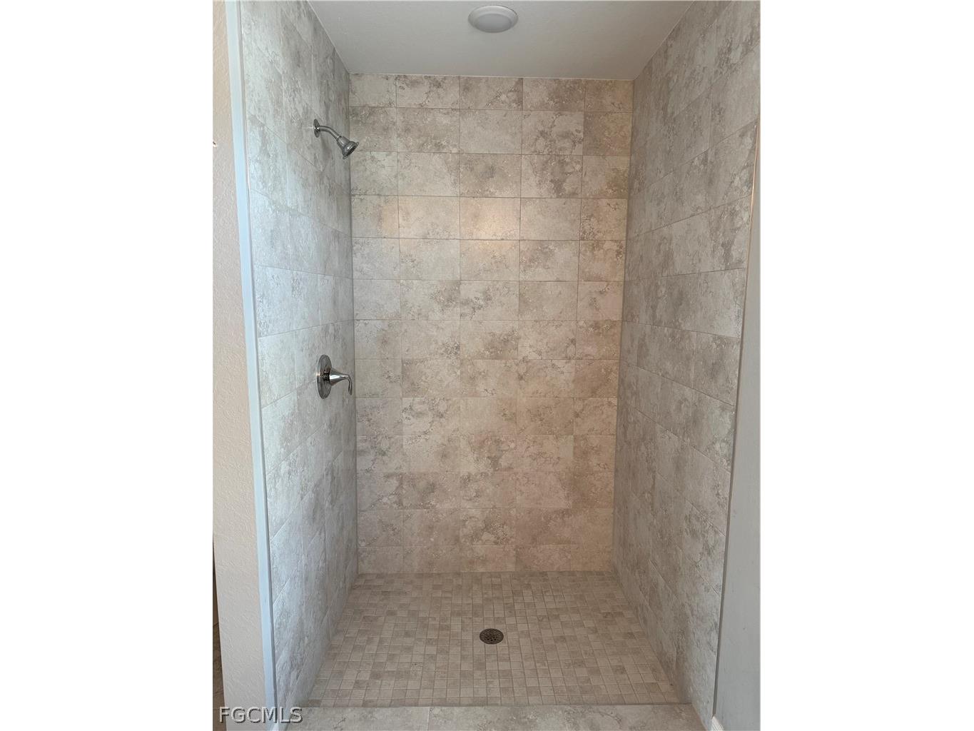 910 NW 8th Terrace Cape Coral FL 33993 2026008461 image17