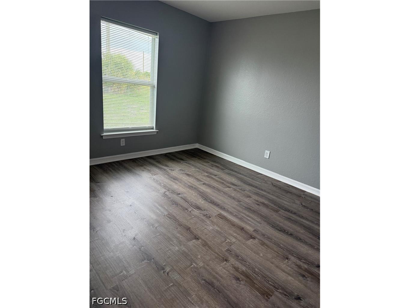 910 NW 8th Terrace Cape Coral FL 33993 2026008461 image23