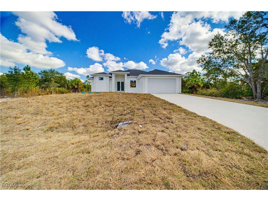 910 North Avenue Lehigh Acres FL 33972 2026003188 image1