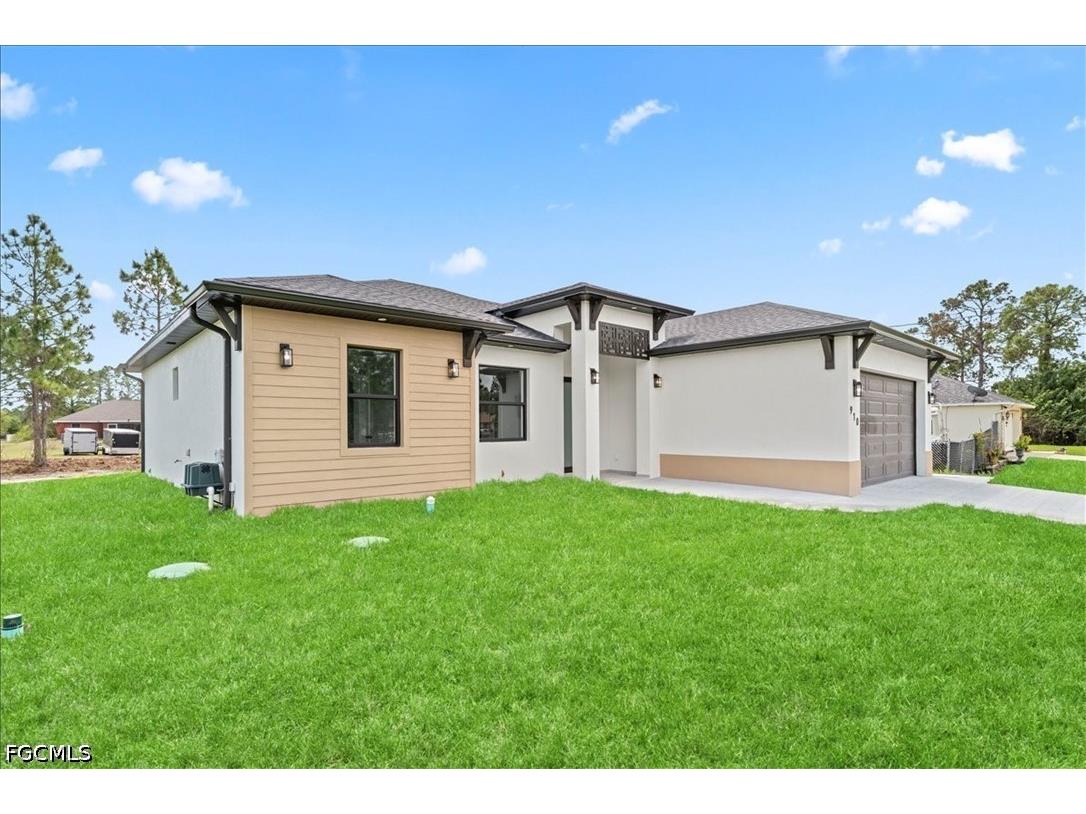 910 Plumosa Avenue Lehigh Acres FL 33972 2025025842 image1