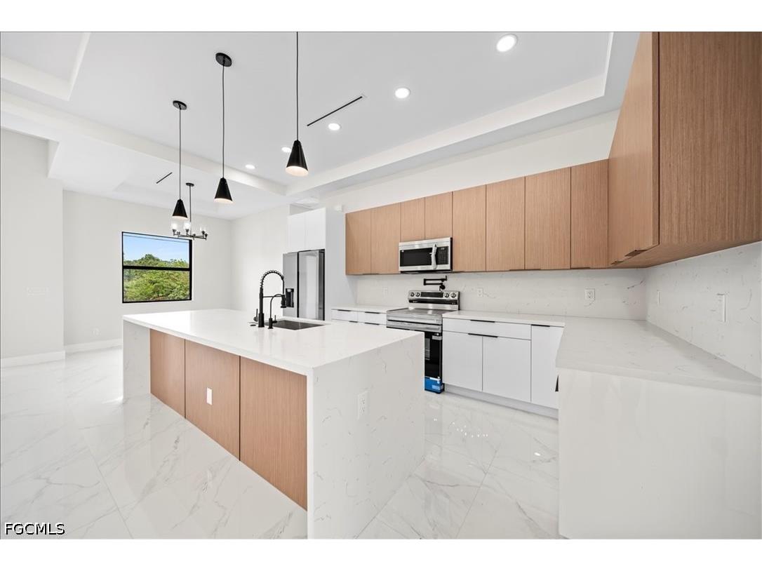 910 Plumosa Avenue Lehigh Acres FL 33972 2025025842 image4