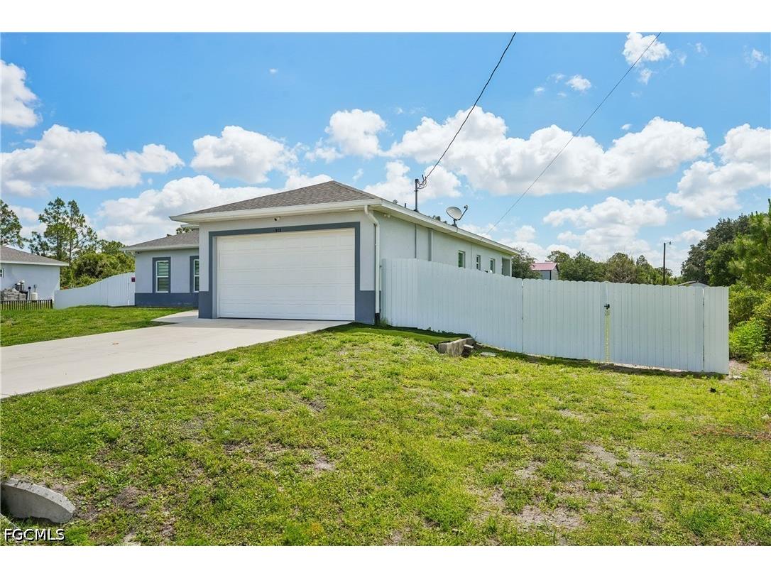 910 Richmond Avenue N Lehigh Acres FL 33972 2026026313 image2