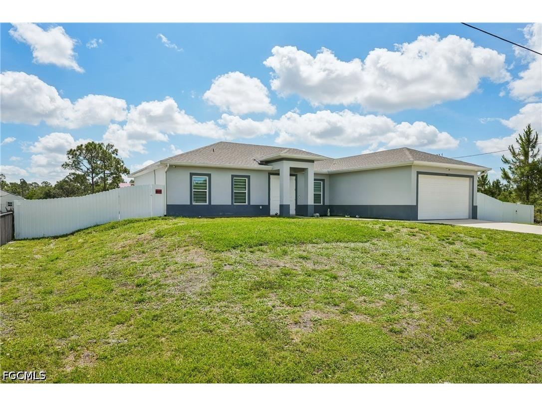 910 Richmond Avenue N Lehigh Acres FL 33972 2026026313 image4