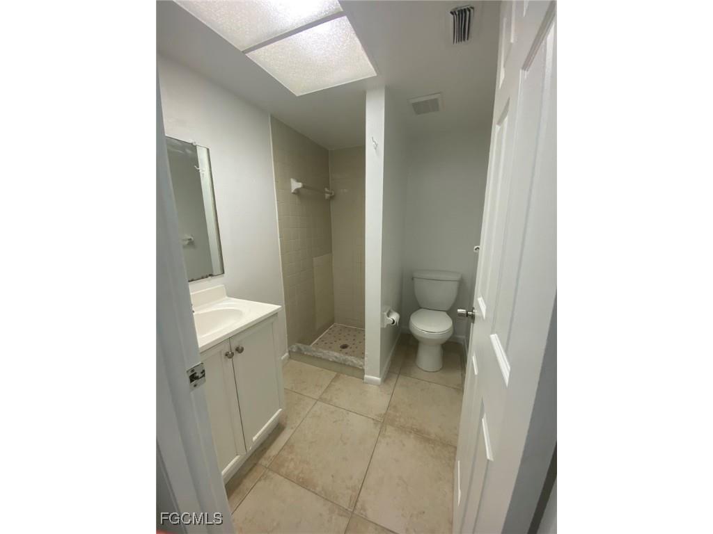 910 SE 14th Terrace #2 Cape Coral FL 33990 2025006836 image17