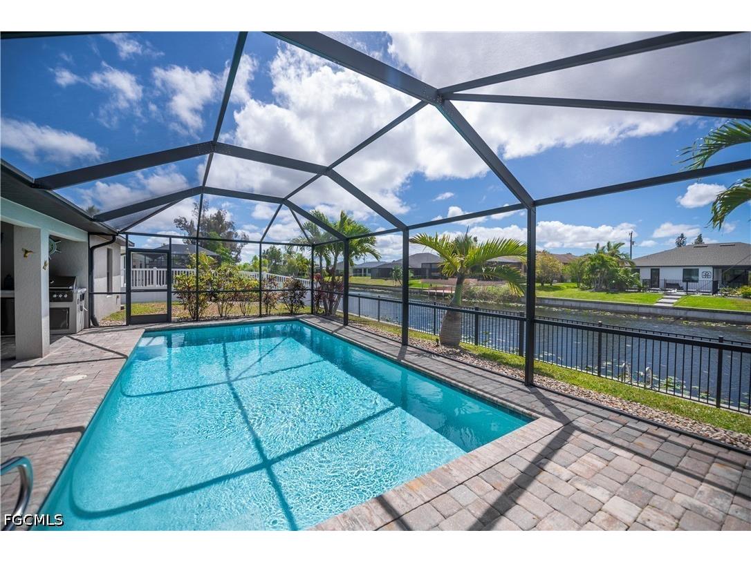 910 SW 12th Terrace Cape Coral FL 33991 2026015443 image1