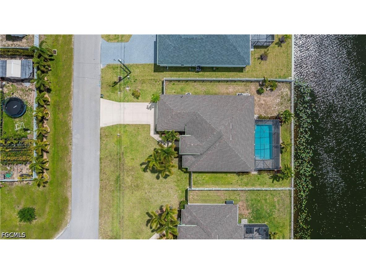 910 SW 12th Terrace Cape Coral FL 33991 2026015443 image10