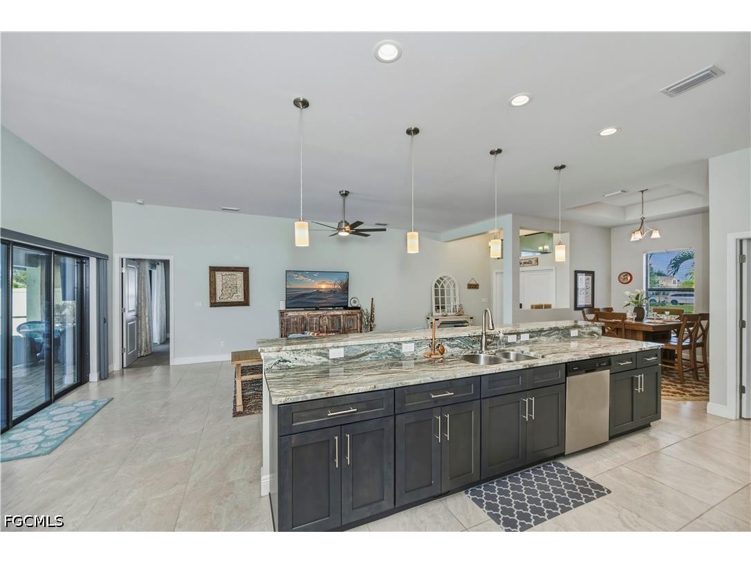 910 SW 12th Terrace Cape Coral FL 33991 2026015443 image13