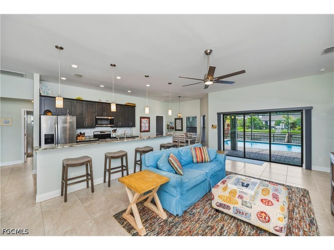 910 SW 12th Terrace Cape Coral FL 33991 2026015443 image2
