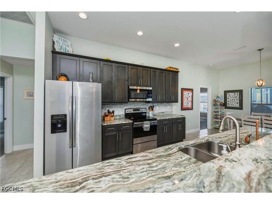 910 SW 12th Terrace Cape Coral FL 33991 2026015443 image21