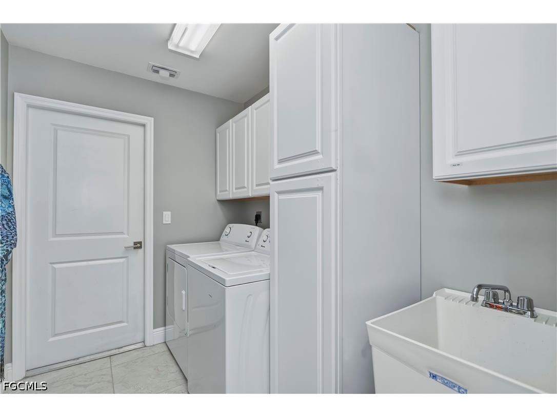 910 SW 12th Terrace Cape Coral FL 33991 2026015443 image23