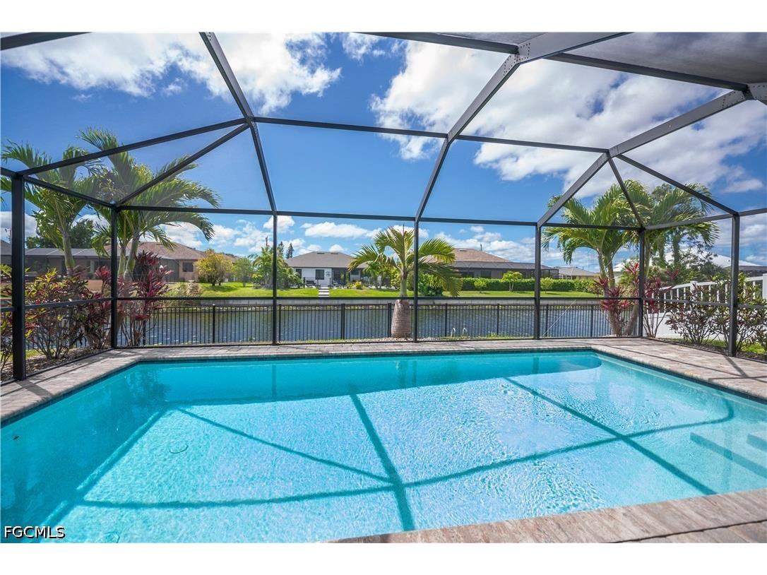 910 SW 12th Terrace Cape Coral FL 33991 2026015443 image3