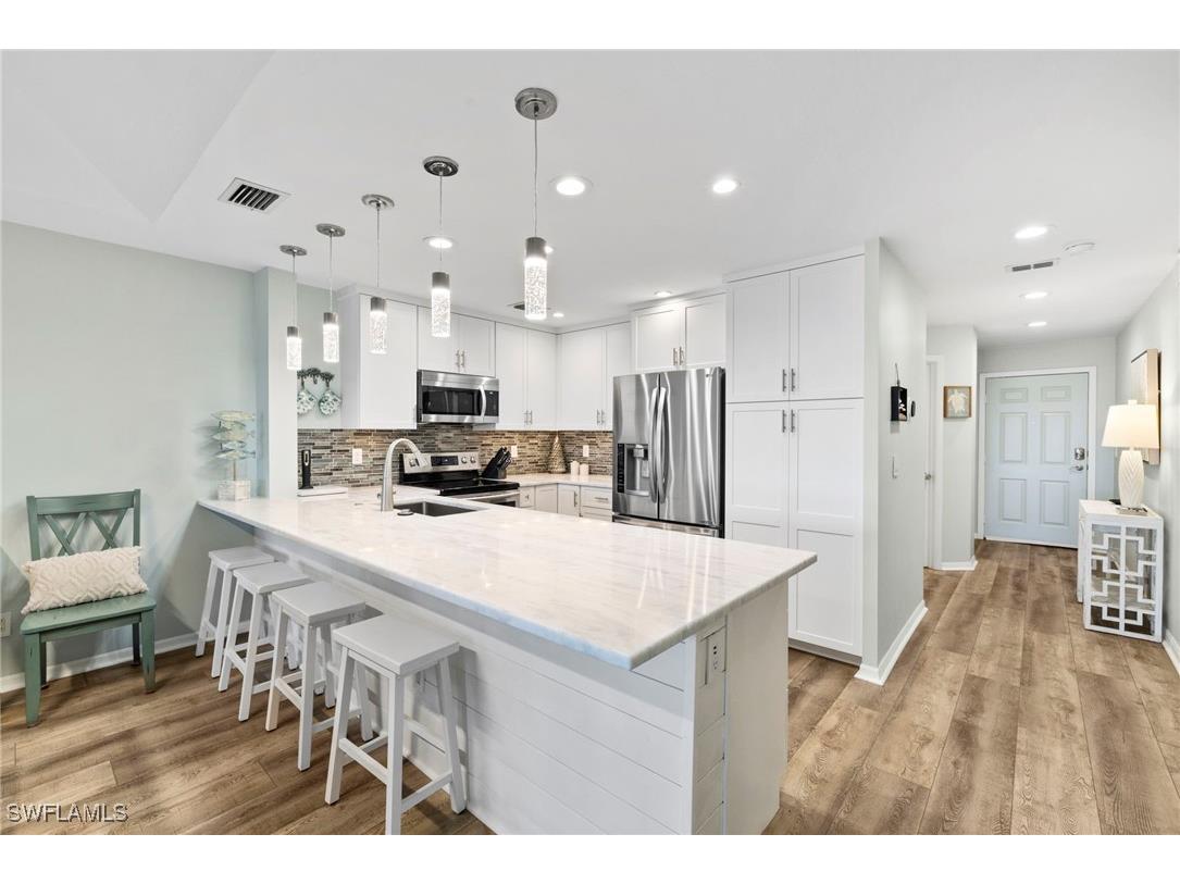 9101 Vanderbilt Drive #302 Naples FL 34108 225073772 image10