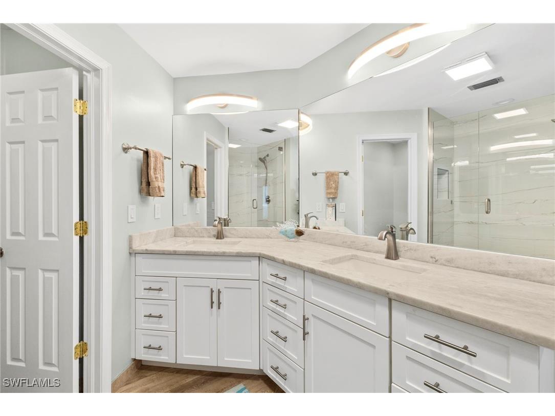 9101 Vanderbilt Drive #302 Naples FL 34108 225073772 image19