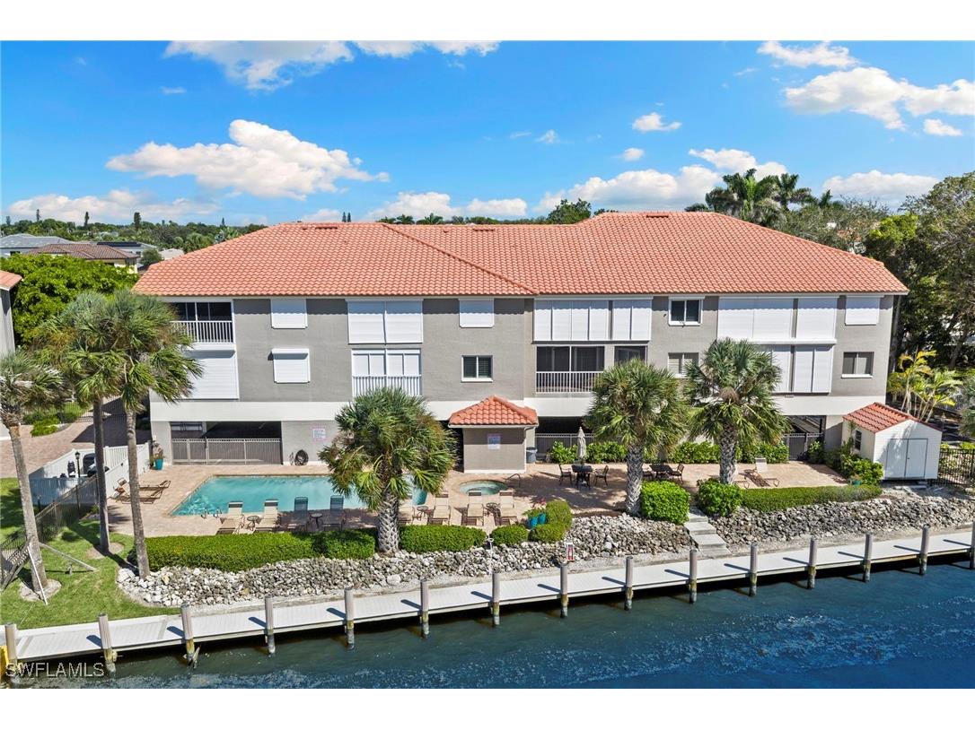 9101 Vanderbilt Drive #302 Naples FL 34108 225073772 image2