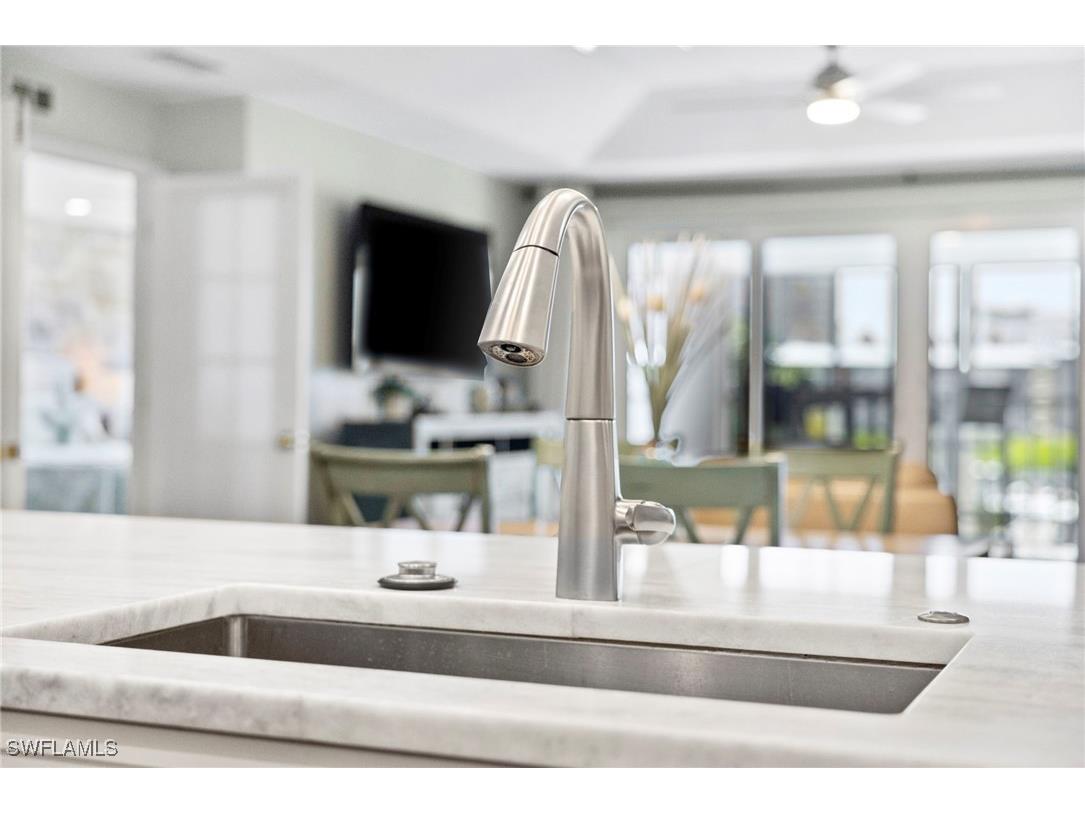 9101 Vanderbilt Drive #302 Naples FL 34108 225073772 image24