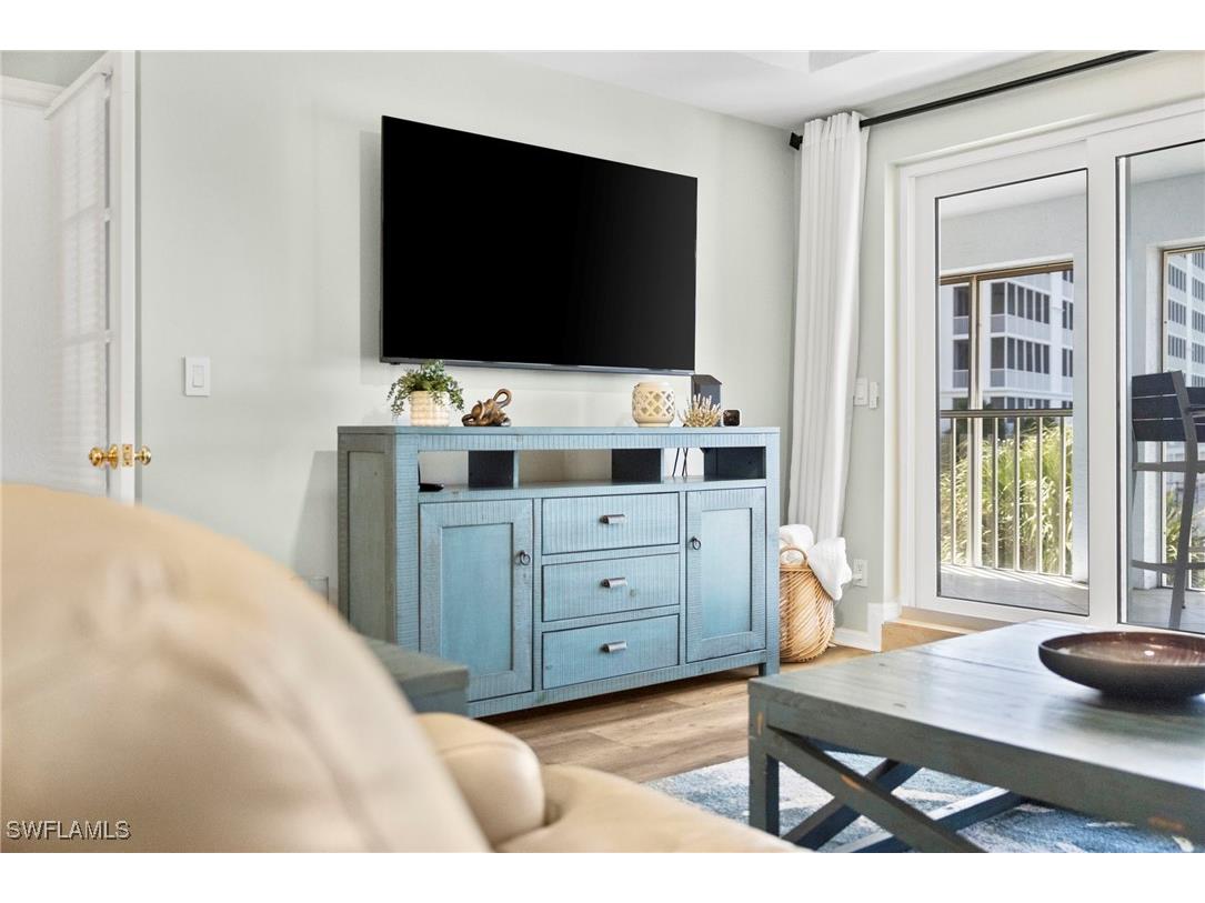 9101 Vanderbilt Drive #302 Naples FL 34108 225073772 image26